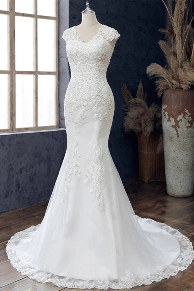 Robe de mariée trompette en dentelle à col en V et manches courtes